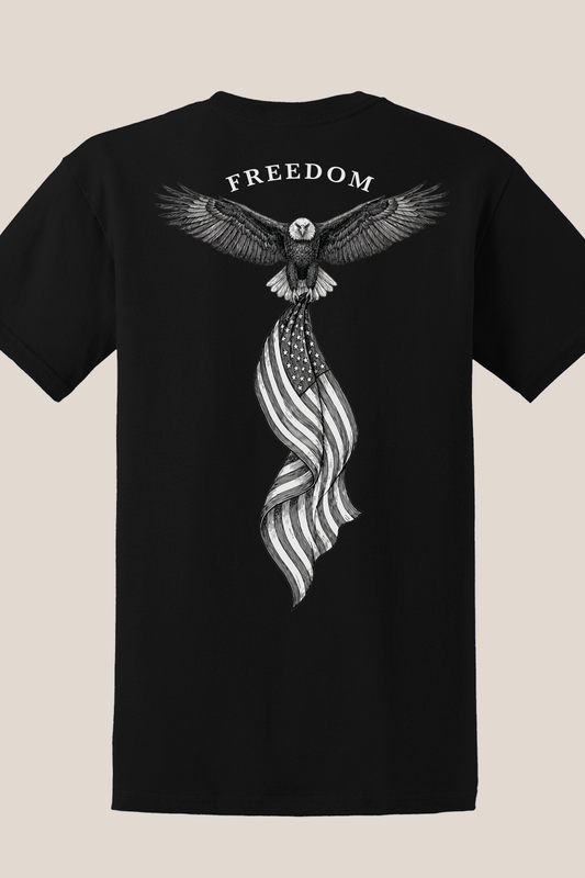 FREEDOM EAGLE CLUTCHING FLAG T-shirt