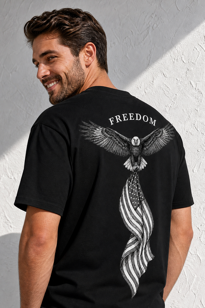 FREEDOM EAGLE CLUTCHING FLAG T-shirt